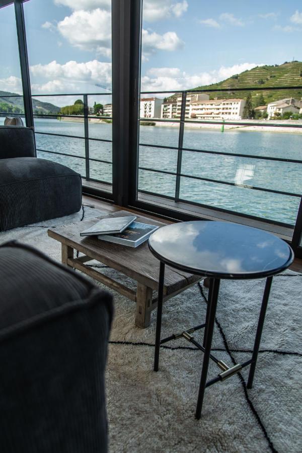 La Peniche - Bed And Bicycle - Tournon Hotel Exterior photo