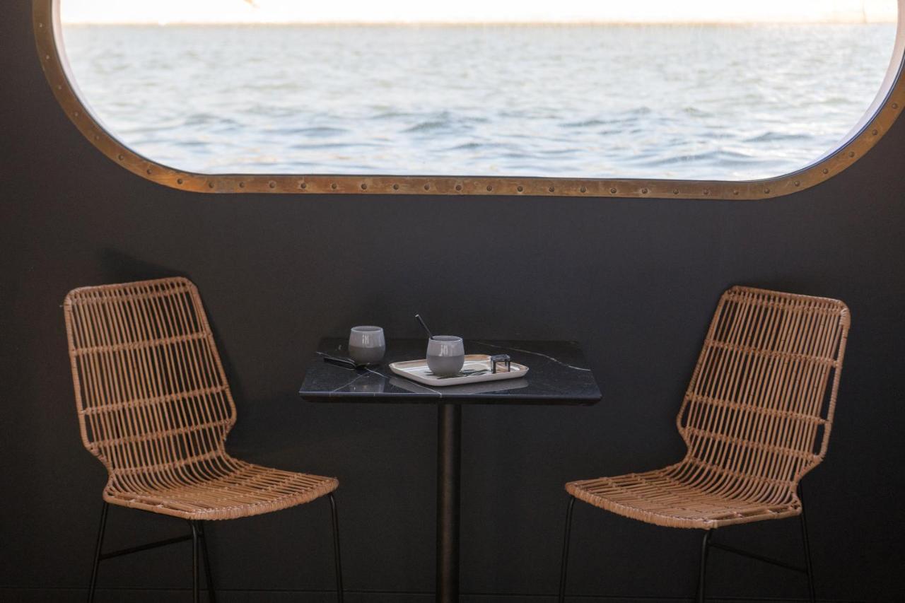 La Peniche - Bed And Bicycle - Tournon Hotel Exterior photo
