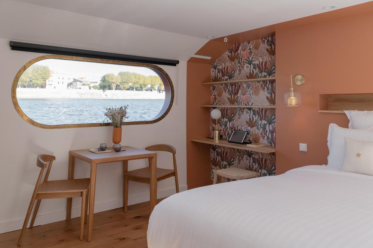 La Peniche - Bed And Bicycle - Tournon Hotel Exterior photo