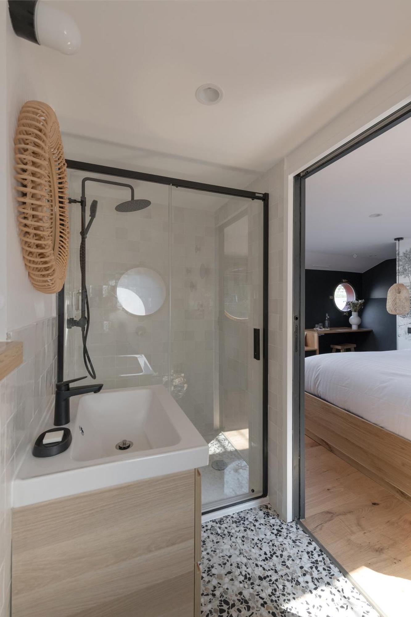 La Peniche - Bed And Bicycle - Tournon Hotel Exterior photo